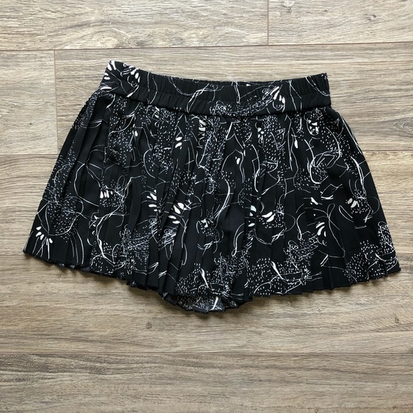 Leith Pants - Leith Black and White Skort